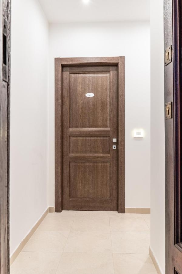 Le Stanze Dei Poeti E Del Vino Hotel La Spezia Luaran gambar